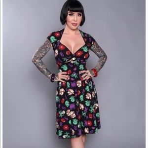 2x pug Cthulhu dress.